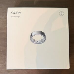 Oura Ring 4 in Shiny Silver - Size 9